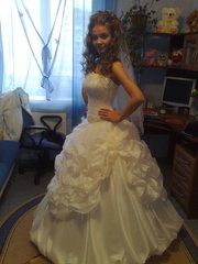  Шикарное свадебное платьеплатье
