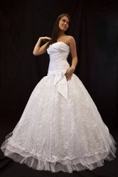 Продаю НОВОЕ свадебное платье для маленьких принцесс