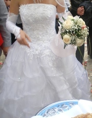 свадебное платье белого цвета